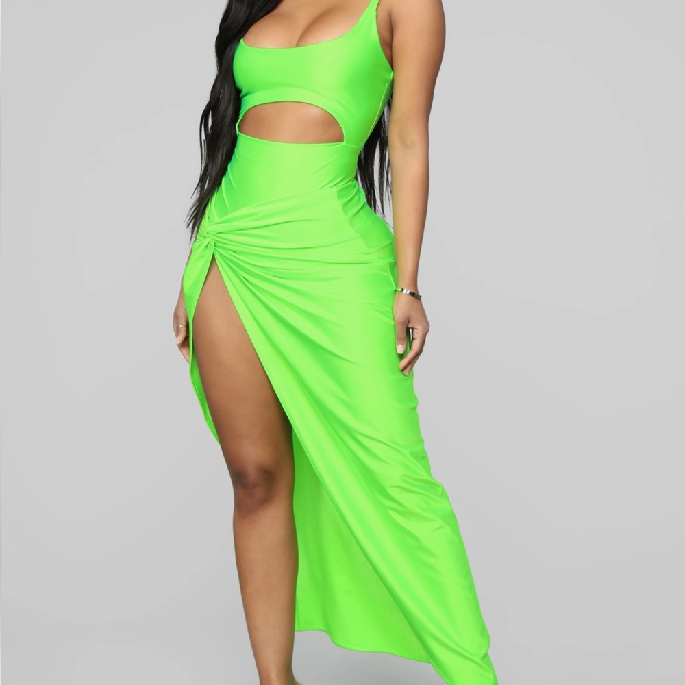 Fashion nova bodysuit skirt set size L